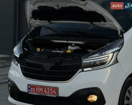 Белый Рено Трафик, объемом двигателя 2 л и пробегом 118 тыс. км за 18700 $, фото 9 на Automoto.ua