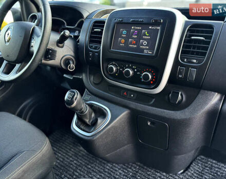 Белый Рено Трафик, объемом двигателя 2 л и пробегом 96 тыс. км за 20550 $, фото 23 на Automoto.ua