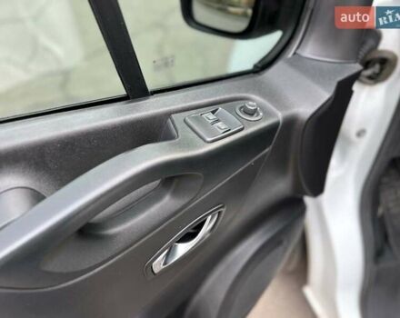 Білий Рено Трафік, об'ємом двигуна 2 л та пробігом 207 тис. км за 18100 $, фото 18 на Automoto.ua