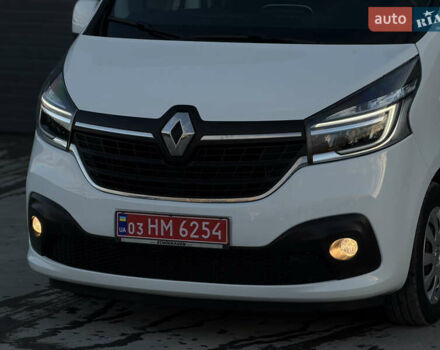 Белый Рено Трафик, объемом двигателя 2 л и пробегом 118 тыс. км за 18700 $, фото 6 на Automoto.ua