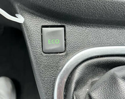 Белый Рено Трафик, объемом двигателя 2 л и пробегом 201 тыс. км за 16200 $, фото 40 на Automoto.ua