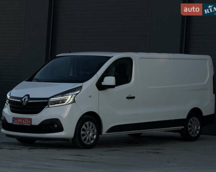 Белый Рено Трафик, объемом двигателя 2 л и пробегом 118 тыс. км за 18700 $, фото 1 на Automoto.ua