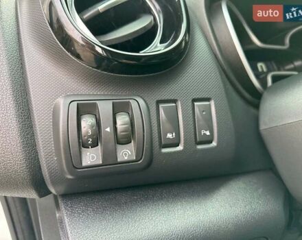 Білий Рено Трафік, об'ємом двигуна 2 л та пробігом 207 тис. км за 18100 $, фото 20 на Automoto.ua