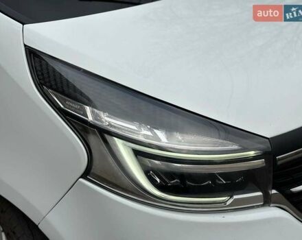 Білий Рено Трафік, об'ємом двигуна 2 л та пробігом 207 тис. км за 18100 $, фото 4 на Automoto.ua