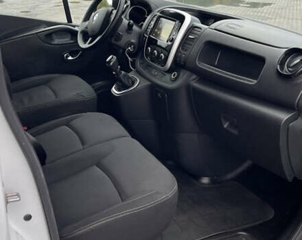 Белый Рено Трафик, объемом двигателя 2 л и пробегом 201 тыс. км за 16200 $, фото 51 на Automoto.ua