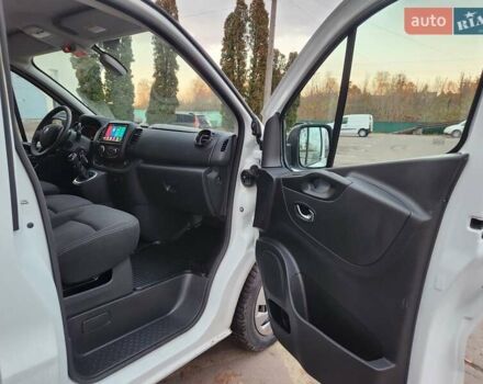 Белый Рено Трафик, объемом двигателя 2 л и пробегом 115 тыс. км за 18500 $, фото 24 на Automoto.ua