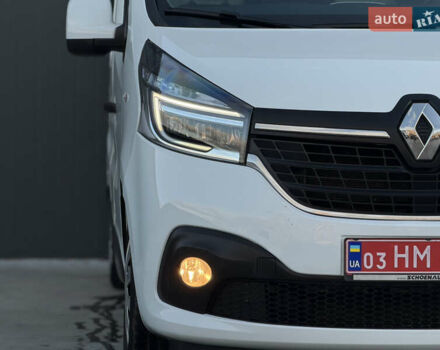 Белый Рено Трафик, объемом двигателя 2 л и пробегом 118 тыс. км за 18700 $, фото 7 на Automoto.ua