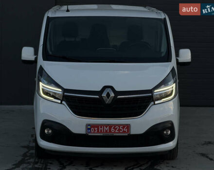 Белый Рено Трафик, объемом двигателя 2 л и пробегом 118 тыс. км за 18700 $, фото 2 на Automoto.ua