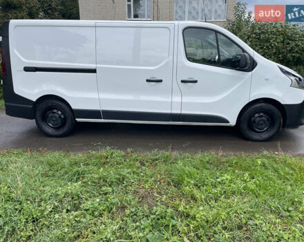 Белый Рено Трафик, объемом двигателя 2 л и пробегом 198 тыс. км за 17300 $, фото 2 на Automoto.ua