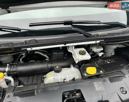 Белый Рено Трафик, объемом двигателя 2 л и пробегом 166 тыс. км за 16890 $, фото 32 на Automoto.ua