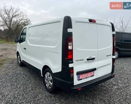 Белый Рено Трафик, объемом двигателя 2 л и пробегом 264 тыс. км за 15990 $, фото 5 на Automoto.ua