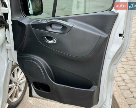 Білий Рено Трафік, об'ємом двигуна 2 л та пробігом 207 тис. км за 18100 $, фото 16 на Automoto.ua