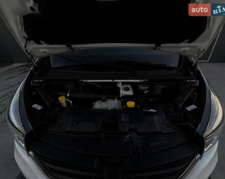 Белый Рено Трафик, объемом двигателя 2 л и пробегом 118 тыс. км за 18700 $, фото 10 на Automoto.ua