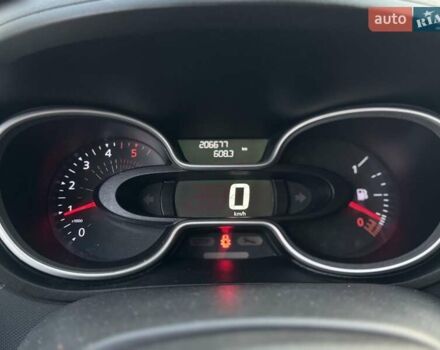 Белый Рено Трафик, объемом двигателя 1.6 л и пробегом 206 тыс. км за 16700 $, фото 21 на Automoto.ua