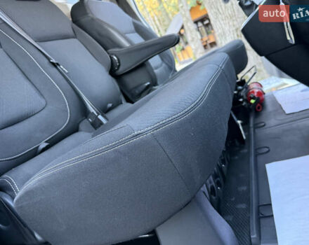 Белый Рено Трафик, объемом двигателя 2 л и пробегом 112 тыс. км за 17850 $, фото 56 на Automoto.ua