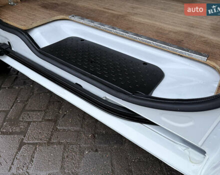 Белый Рено Трафик, объемом двигателя 2 л и пробегом 259 тыс. км за 16400 $, фото 76 на Automoto.ua