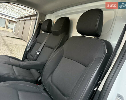 Белый Рено Трафик, объемом двигателя 2 л и пробегом 116 тыс. км за 17700 $, фото 43 на Automoto.ua