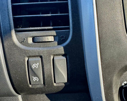 Белый Рено Трафик, объемом двигателя 2 л и пробегом 182 тыс. км за 17673 $, фото 43 на Automoto.ua