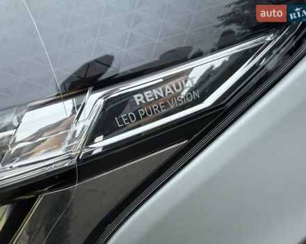 Белый Рено Трафик, объемом двигателя 2 л и пробегом 259 тыс. км за 16400 $, фото 27 на Automoto.ua