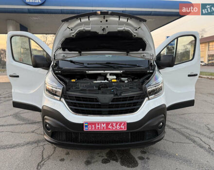 Белый Рено Трафик, объемом двигателя 2 л и пробегом 130 тыс. км за 18999 $, фото 100 на Automoto.ua