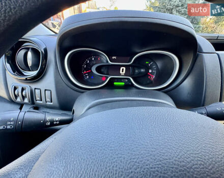 Белый Рено Трафик, объемом двигателя 2 л и пробегом 182 тыс. км за 17673 $, фото 34 на Automoto.ua