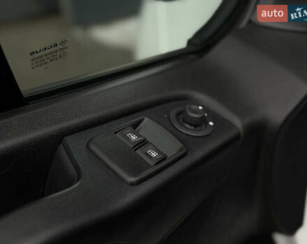 Белый Рено Трафик, объемом двигателя 2 л и пробегом 217 тыс. км за 18800 $, фото 51 на Automoto.ua