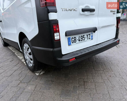 Белый Рено Трафик, объемом двигателя 2 л и пробегом 259 тыс. км за 16400 $, фото 8 на Automoto.ua
