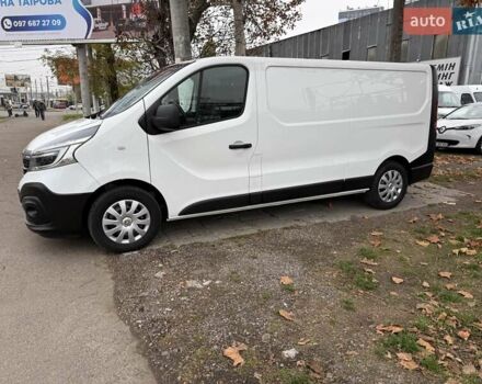 Белый Рено Трафик, объемом двигателя 2 л и пробегом 166 тыс. км за 19700 $, фото 2 на Automoto.ua