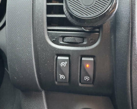 Білий Рено Трафік, об'ємом двигуна 2 л та пробігом 116 тис. км за 19450 $, фото 60 на Automoto.ua