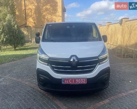 Белый Рено Трафик, объемом двигателя 2 л и пробегом 210 тыс. км за 16899 $, фото 1 на Automoto.ua