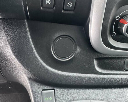 Білий Рено Трафік, об'ємом двигуна 2 л та пробігом 140 тис. км за 17500 $, фото 63 на Automoto.ua