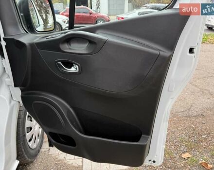 Белый Рено Трафик, объемом двигателя 2 л и пробегом 166 тыс. км за 19700 $, фото 26 на Automoto.ua