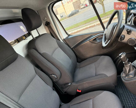 Белый Рено Трафик, объемом двигателя 2 л и пробегом 130 тыс. км за 18999 $, фото 47 на Automoto.ua