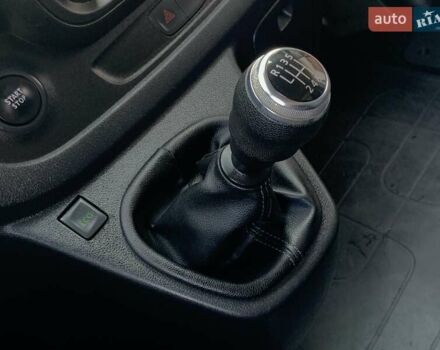 Білий Рено Трафік, об'ємом двигуна 2 л та пробігом 209 тис. км за 16955 $, фото 44 на Automoto.ua