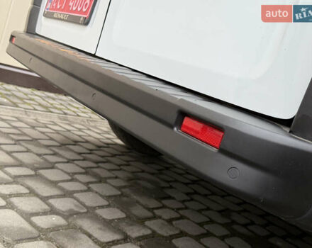 Белый Рено Трафик, объемом двигателя 2 л и пробегом 116 тыс. км за 17700 $, фото 36 на Automoto.ua