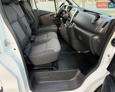 Белый Рено Трафик, объемом двигателя 2 л и пробегом 130 тыс. км за 18999 $, фото 44 на Automoto.ua