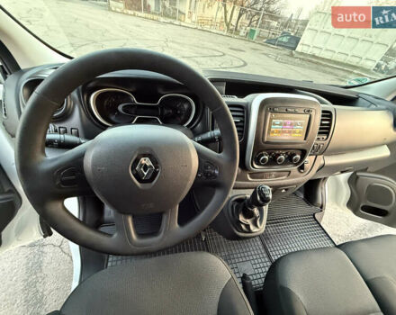 Белый Рено Трафик, объемом двигателя 2 л и пробегом 130 тыс. км за 18999 $, фото 79 на Automoto.ua