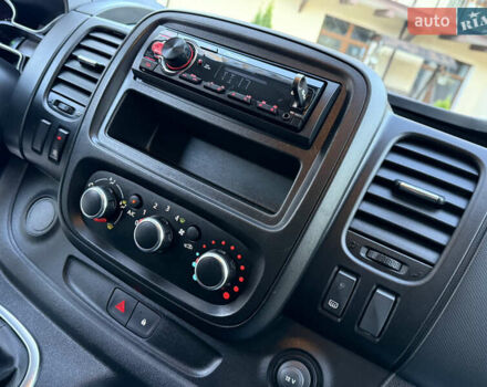 Белый Рено Трафик, объемом двигателя 2 л и пробегом 112 тыс. км за 17850 $, фото 57 на Automoto.ua