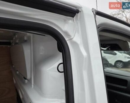 Белый Рено Трафик, объемом двигателя 2 л и пробегом 204 тыс. км за 18700 $, фото 38 на Automoto.ua