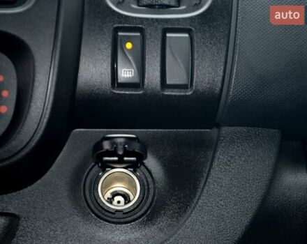 Белый Рено Трафик, объемом двигателя 2 л и пробегом 236 тыс. км за 16900 $, фото 113 на Automoto.ua