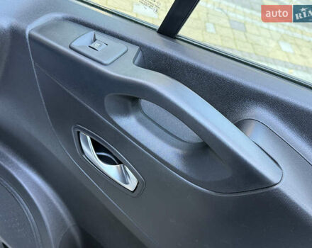 Белый Рено Трафик, объемом двигателя 2 л и пробегом 114 тыс. км за 18200 $, фото 61 на Automoto.ua