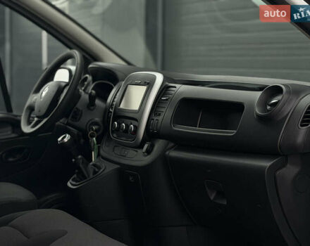 Белый Рено Трафик, объемом двигателя 2 л и пробегом 217 тыс. км за 18800 $, фото 53 на Automoto.ua