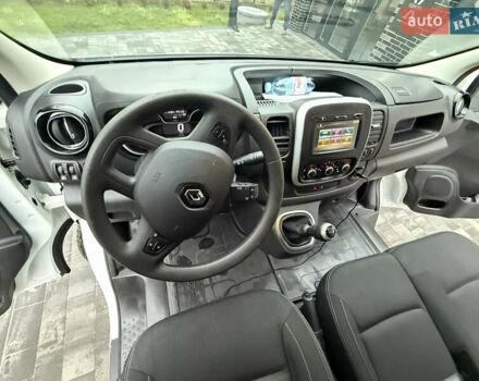 Білий Рено Трафік, об'ємом двигуна 2 л та пробігом 123 тис. км за 17900 $, фото 8 на Automoto.ua