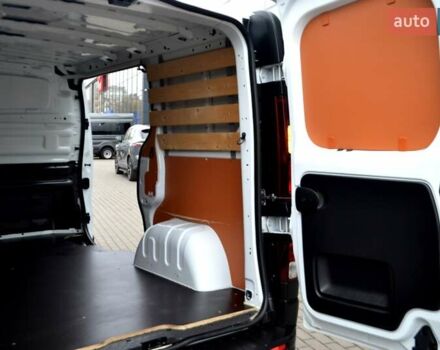 Белый Рено Трафик, объемом двигателя 2 л и пробегом 236 тыс. км за 16900 $, фото 145 на Automoto.ua