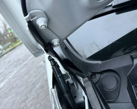 Белый Рено Трафик, объемом двигателя 2 л и пробегом 259 тыс. км за 16400 $, фото 87 на Automoto.ua