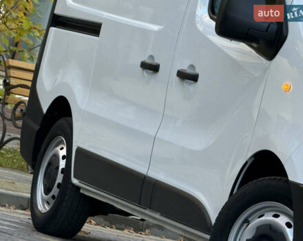 Белый Рено Трафик, объемом двигателя 2 л и пробегом 112 тыс. км за 17850 $, фото 5 на Automoto.ua