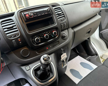 Белый Рено Трафик, объемом двигателя 2 л и пробегом 116 тыс. км за 17700 $, фото 44 на Automoto.ua