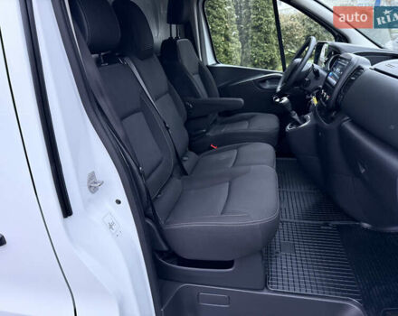 Белый Рено Трафик, объемом двигателя 2 л и пробегом 259 тыс. км за 16400 $, фото 57 на Automoto.ua