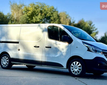 Белый Рено Трафик, объемом двигателя 2 л и пробегом 182 тыс. км за 17673 $, фото 4 на Automoto.ua