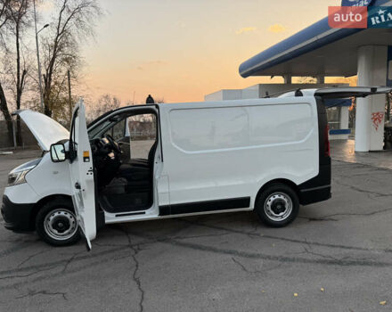 Белый Рено Трафик, объемом двигателя 2 л и пробегом 130 тыс. км за 18999 $, фото 114 на Automoto.ua